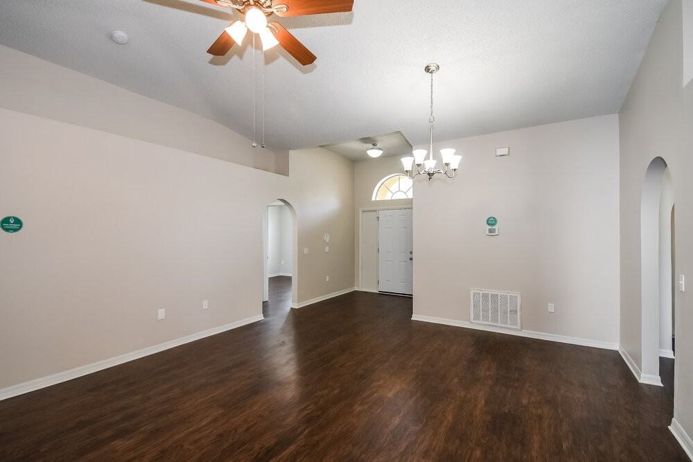 7428 Prosperity Park Rd N - Photo 4 of 16