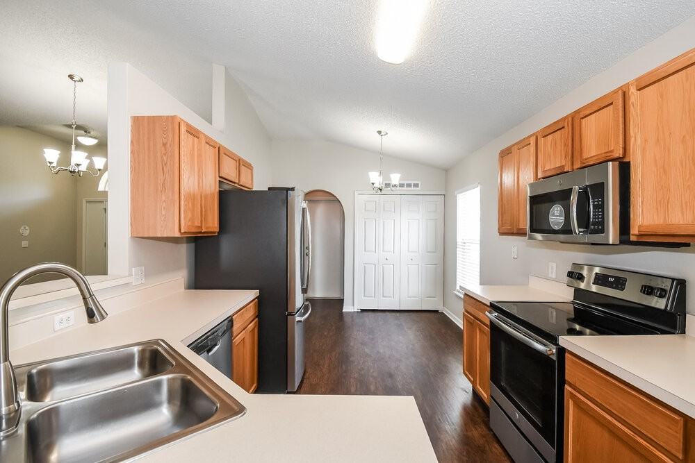 7428 Prosperity Park Rd N - Photo 7 of 16