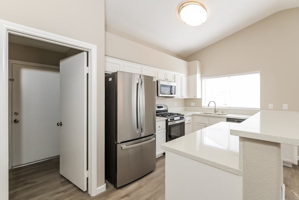 1108 Adcox Ct - Photo 7 of 16