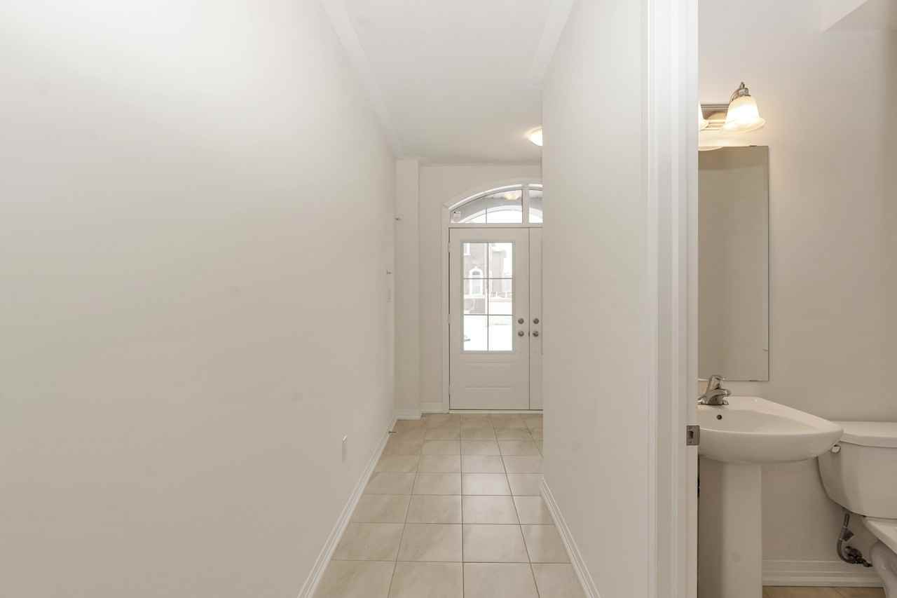 1361 Broderick St, Innisfil, ON L9S 0P5, Canada - Photo 3 of 32