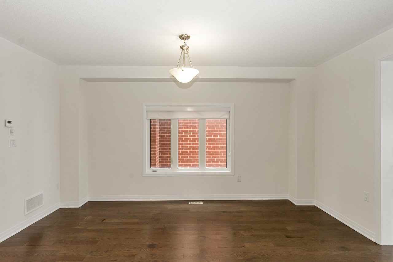 1361 Broderick St, Innisfil, ON L9S 0P5, Canada - Photo 7 of 32