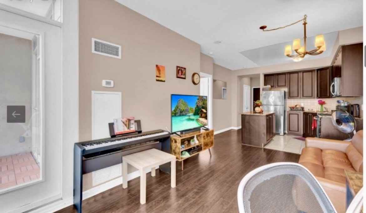 1 bed + Den Mississauga centre - Photo 2 of 12