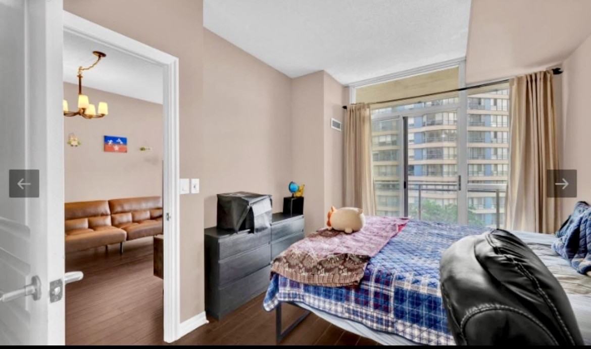 1 bed + Den Mississauga centre - Photo 3 of 12