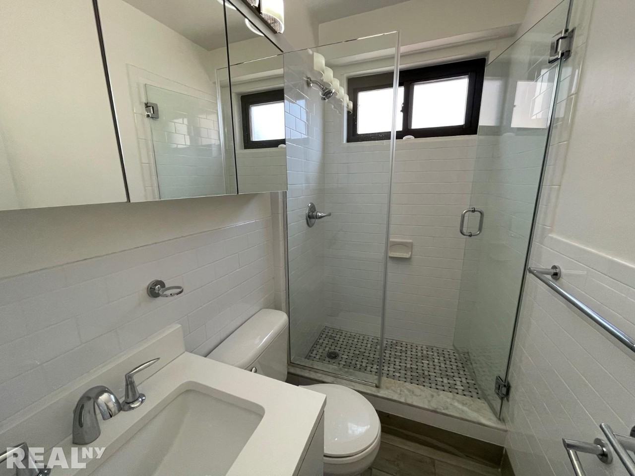 400 E 89th St #10A - Photo 6 of 9