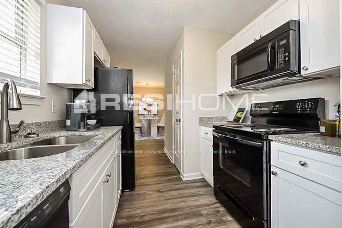 13 Sherwood Loop - Photo 3 of 19