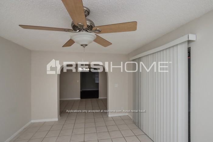 561 Espanol Ave - Photo 5 of 20