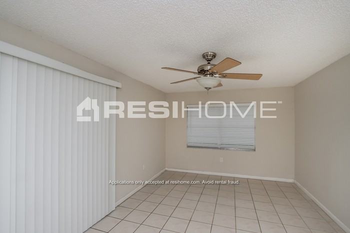 561 Espanol Ave - Photo 6 of 20