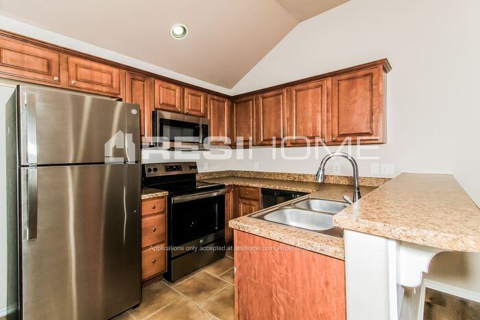 1713 Everglade Ct - Photo 2 of 23