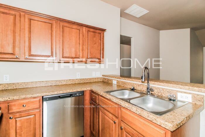 1713 Everglade Ct - Photo 3 of 23