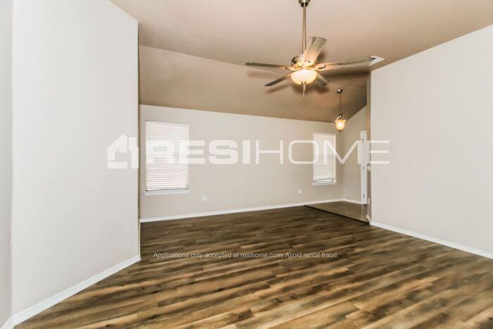 1713 Everglade Ct - Photo 4 of 23