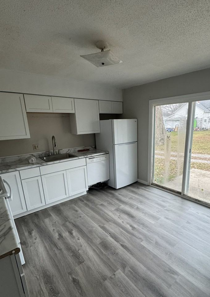 225 Cliff St #A - Photo 4 of 8