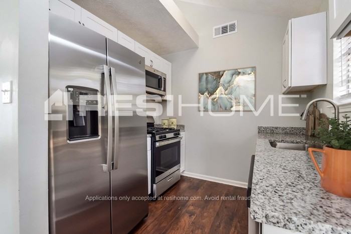 3284 Deer Pause Ln - Photo 2 of 18