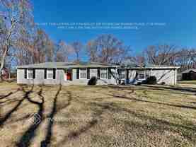 123 Woodvale Dr - Photo 1 of 1