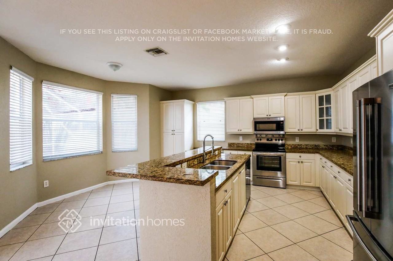 7594 Oak Grove Cir - Photo 7 of 18