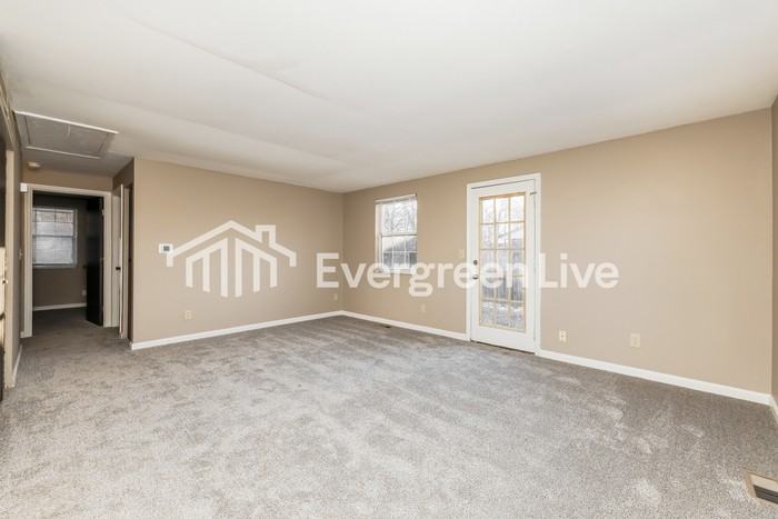 6663 Tabby Dr - Photo 3 of 15