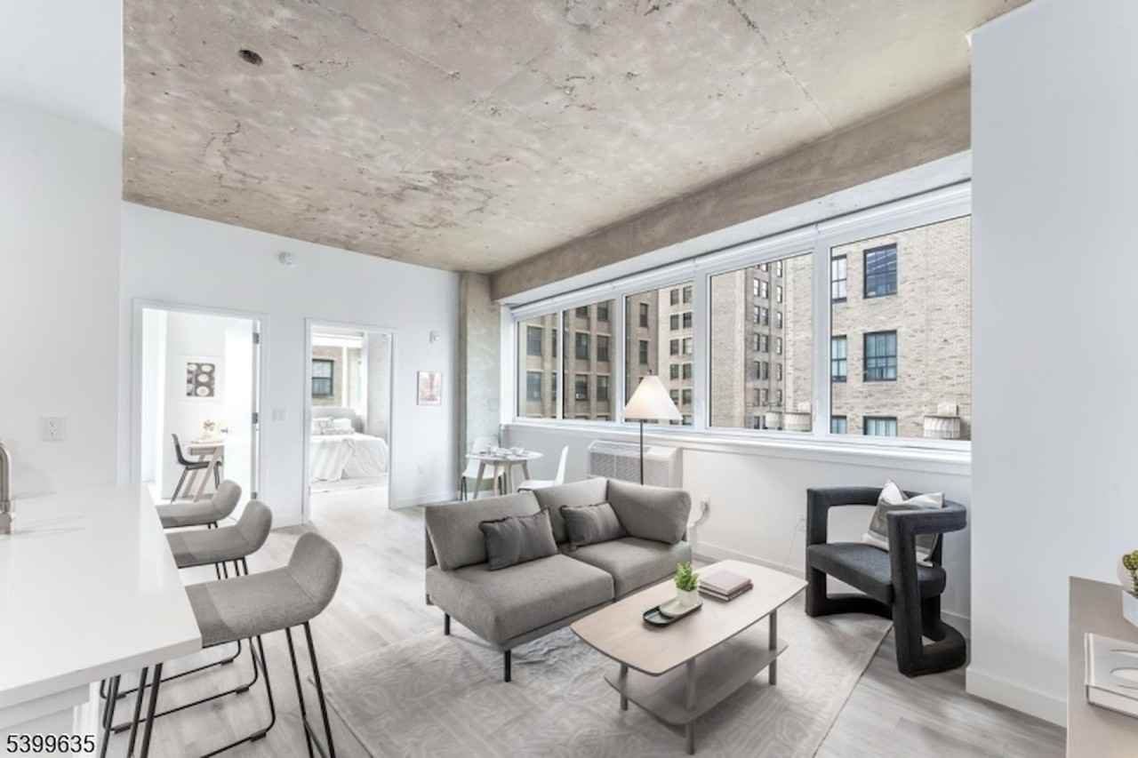 10 Commerce Ct - Photo 7 of 17