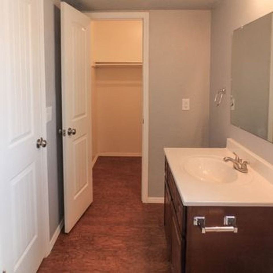 South Shore Apartments - Photo 3 of 30