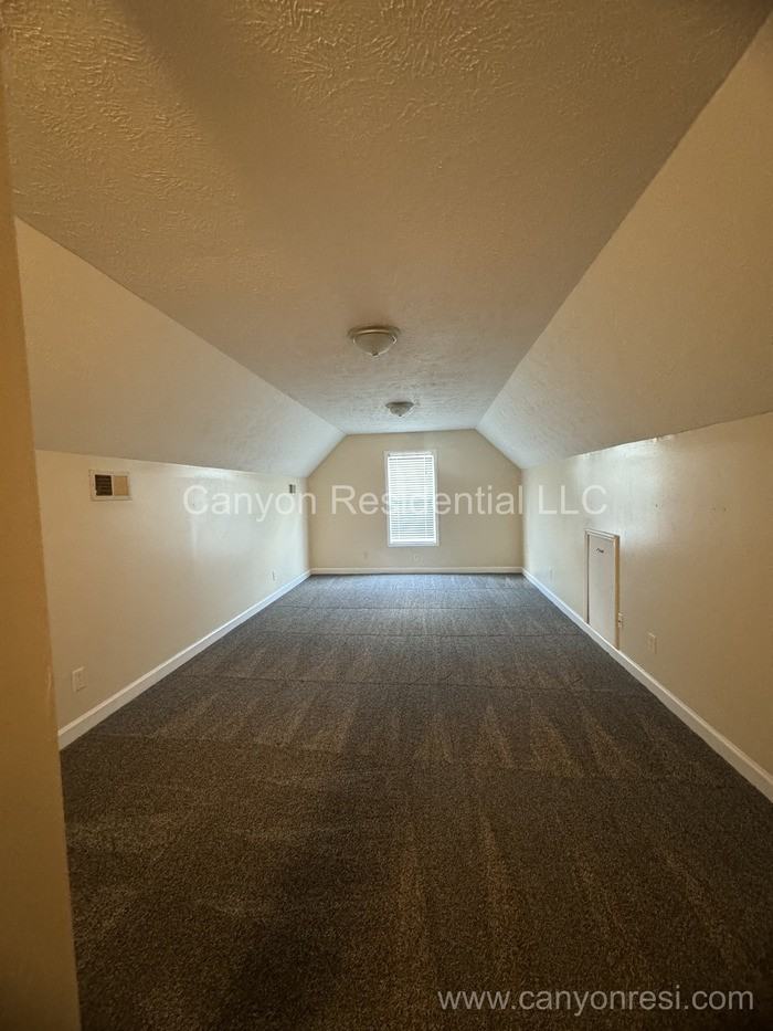 204 Truman Dr - Photo 7 of 23