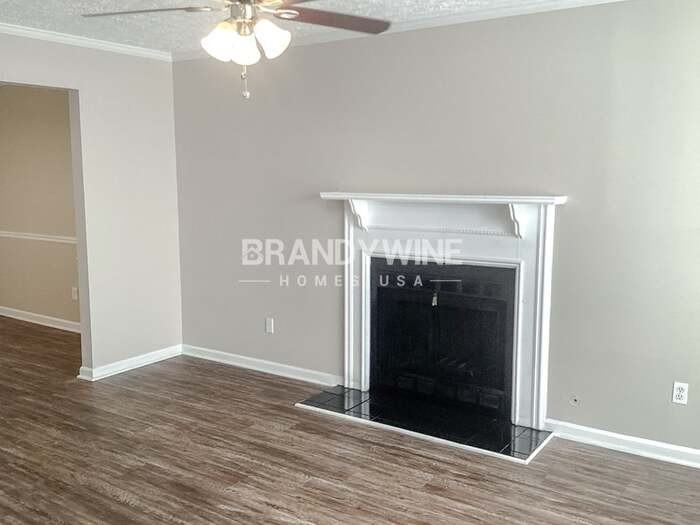 2259 Hampton Dr - Photo 3 of 19