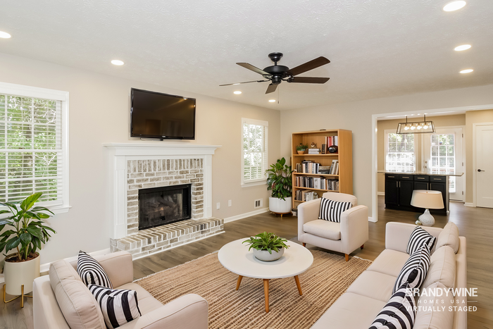 12 Sherwood Forest Dr - Photo 4 of 20