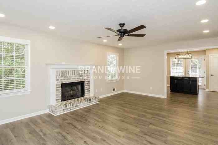 12 Sherwood Forest Dr - Photo 5 of 20