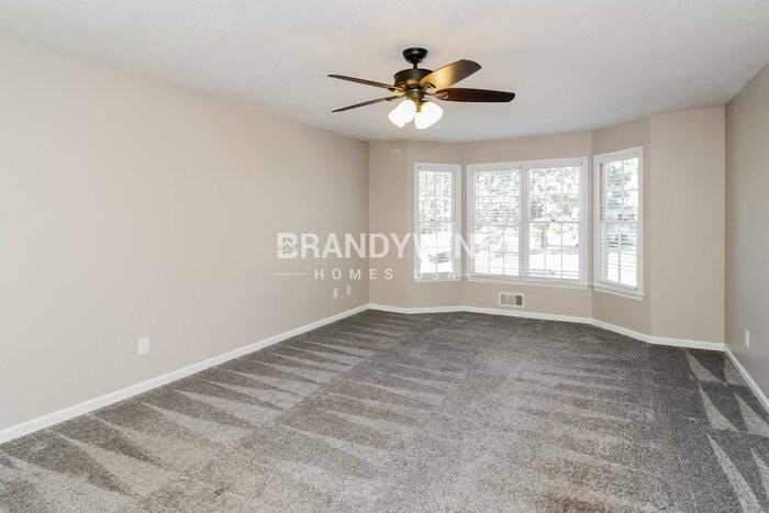 12 Sherwood Forest Dr - Photo 6 of 20