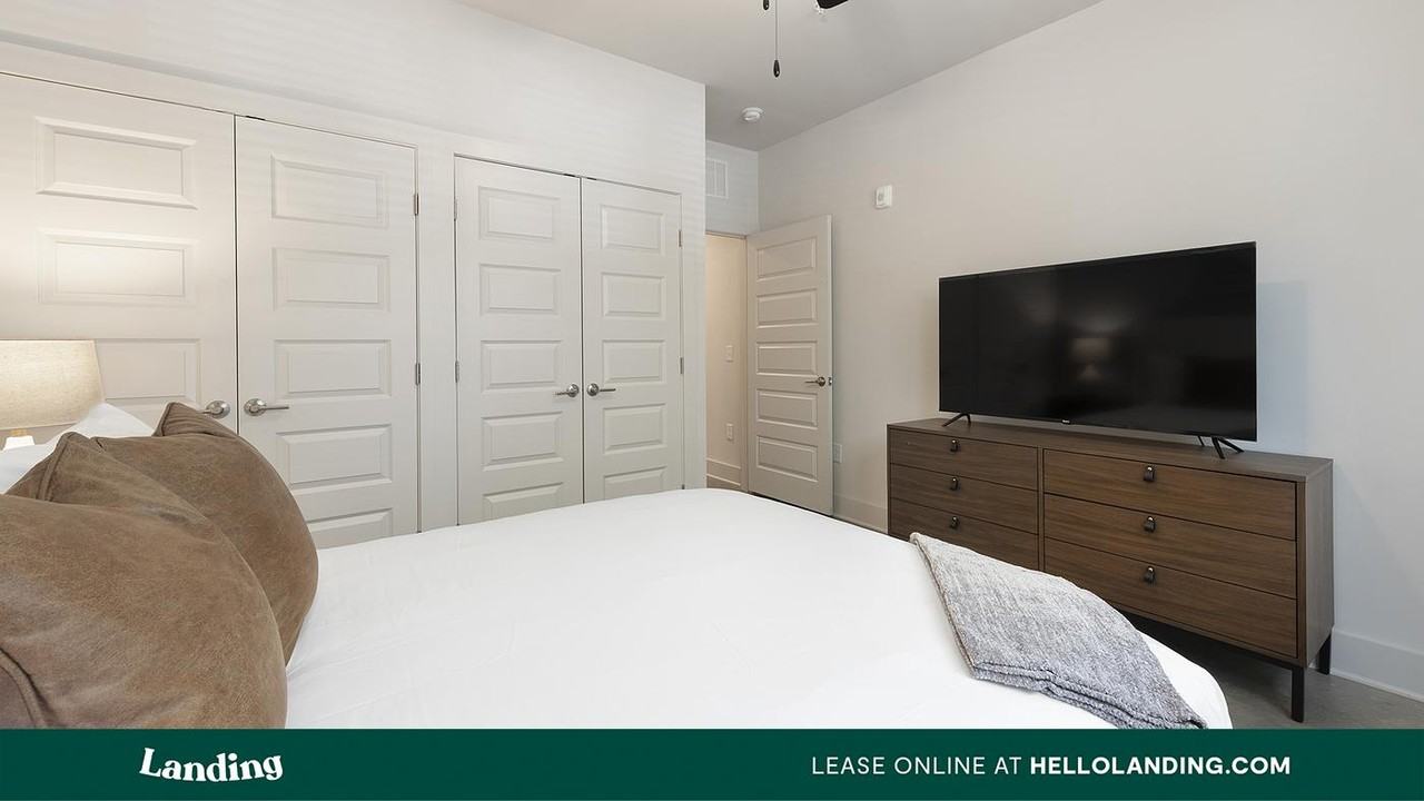 404 W 26th St - Photo 6 of 50