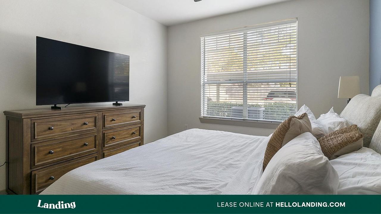4115 Louetta Rd - Photo 5 of 50