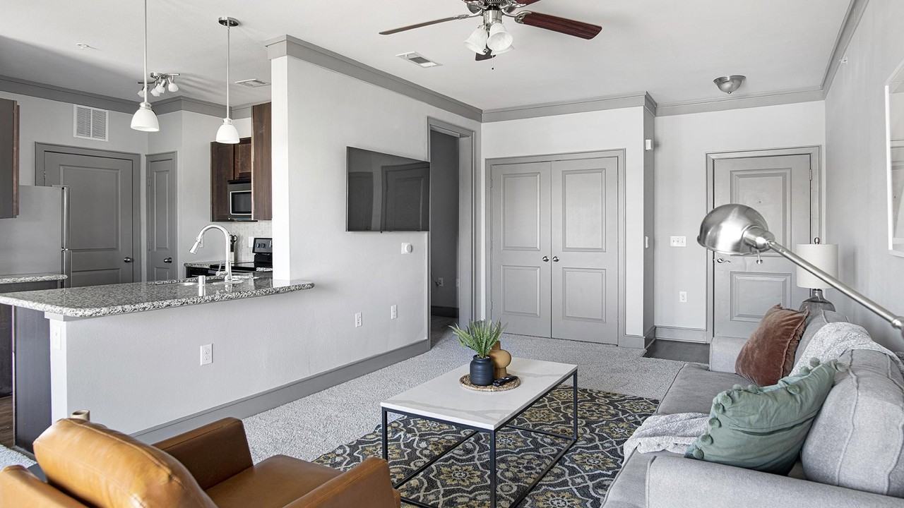 4689 Mustang Pkwy - Photo 2 of 50