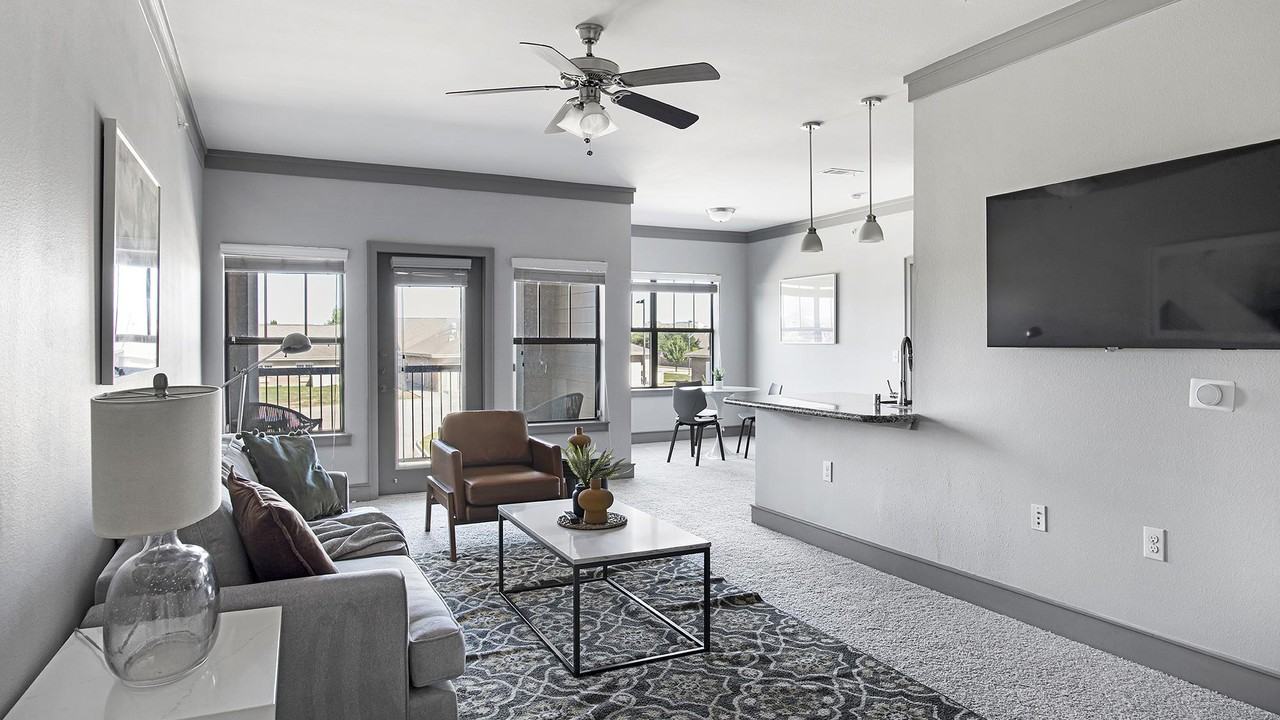 4689 Mustang Pkwy - Photo 3 of 50