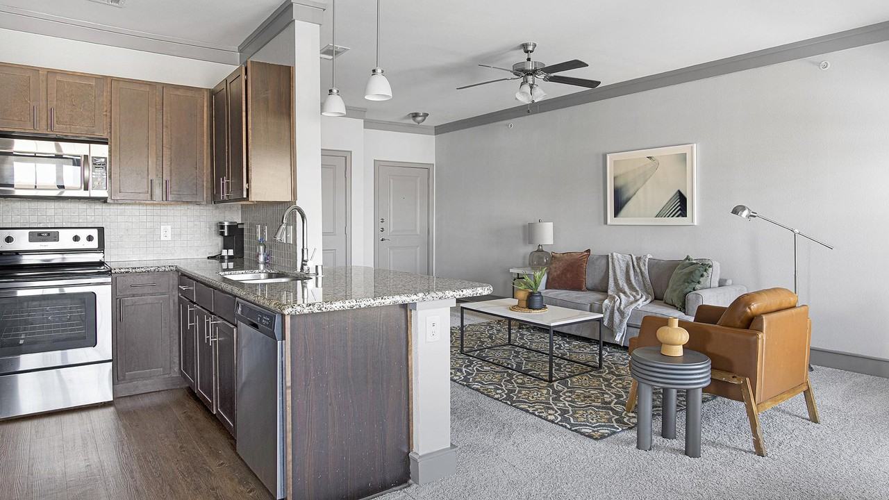 4689 Mustang Pkwy - Photo 5 of 50