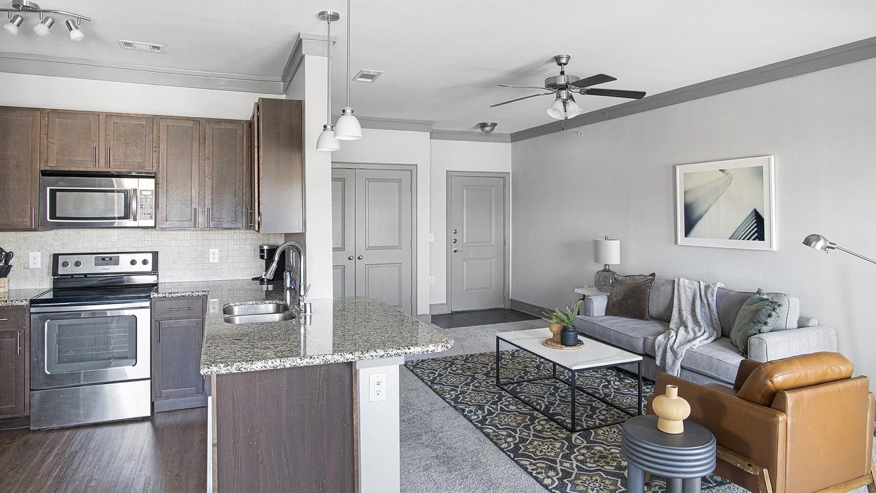 4689 Mustang Pkwy - Photo 6 of 50