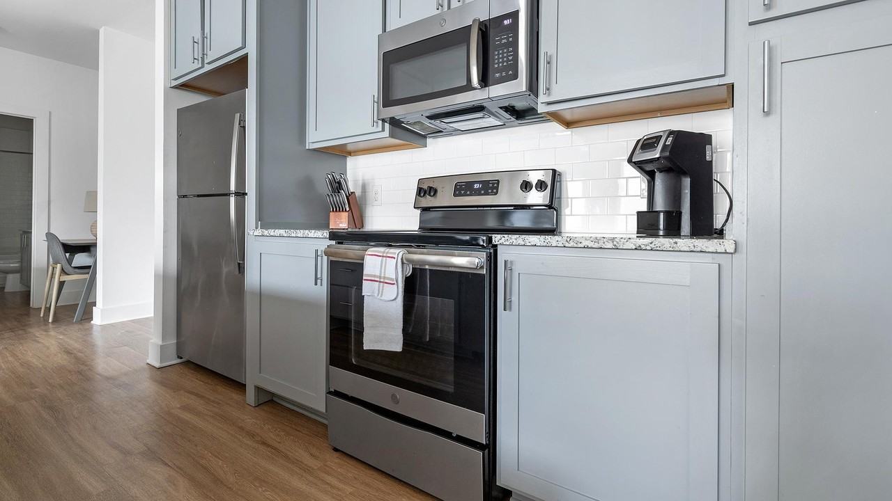 5209 Craftsman Dr - Photo 4 of 48