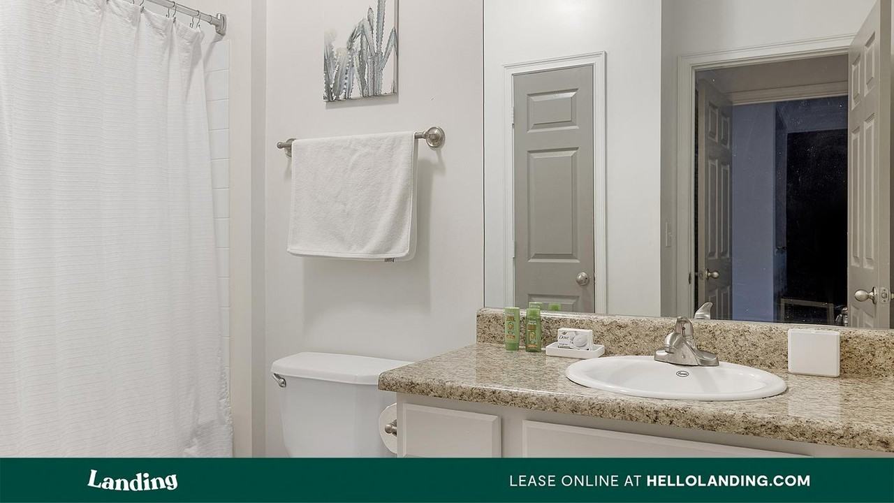 925 Canterbury Rd NE - Photo 4 of 50
