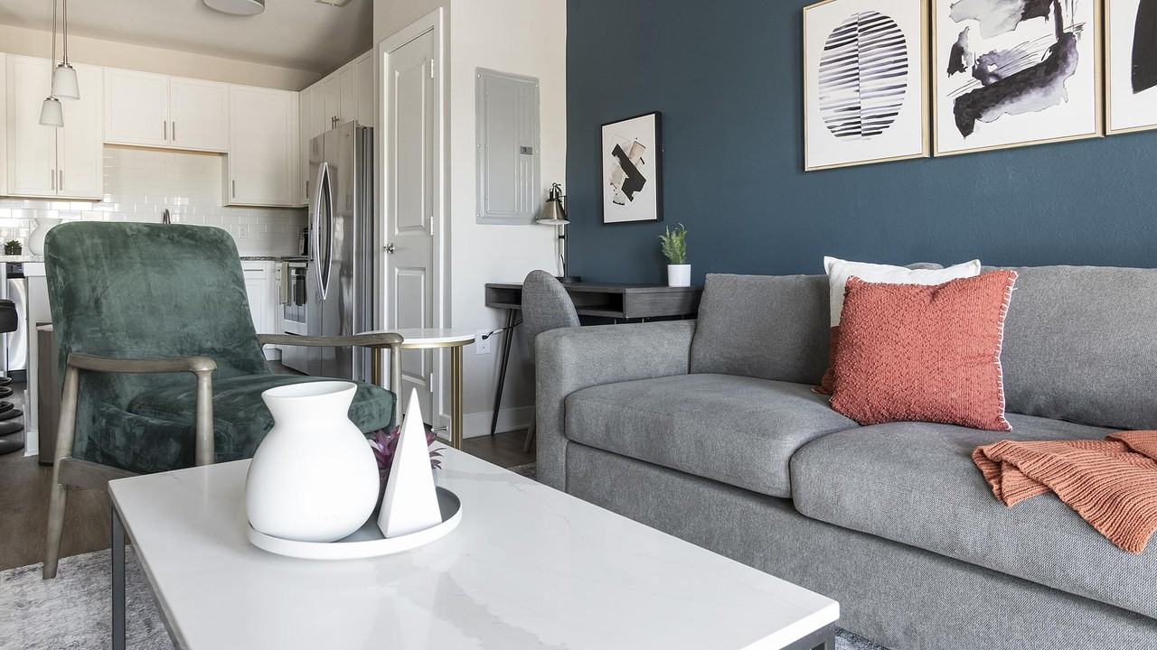 215 Hunters Lake Way - Photo 2 of 48