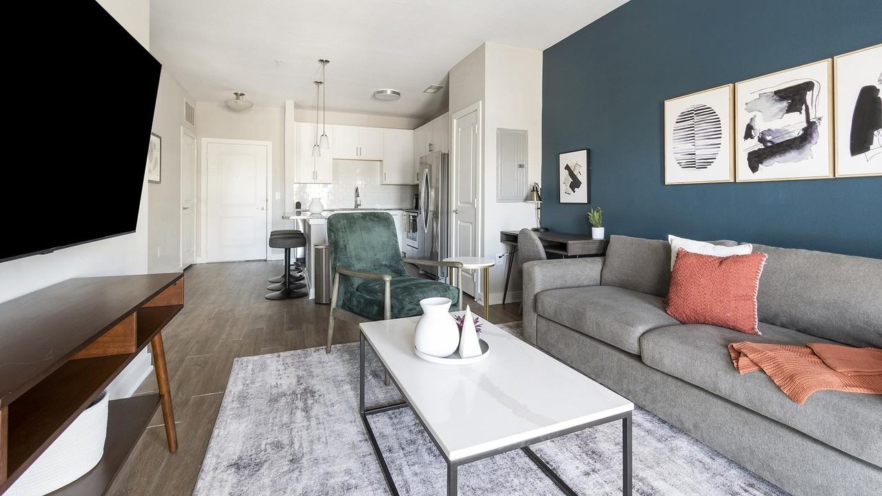 215 Hunters Lake Way - Photo 4 of 48