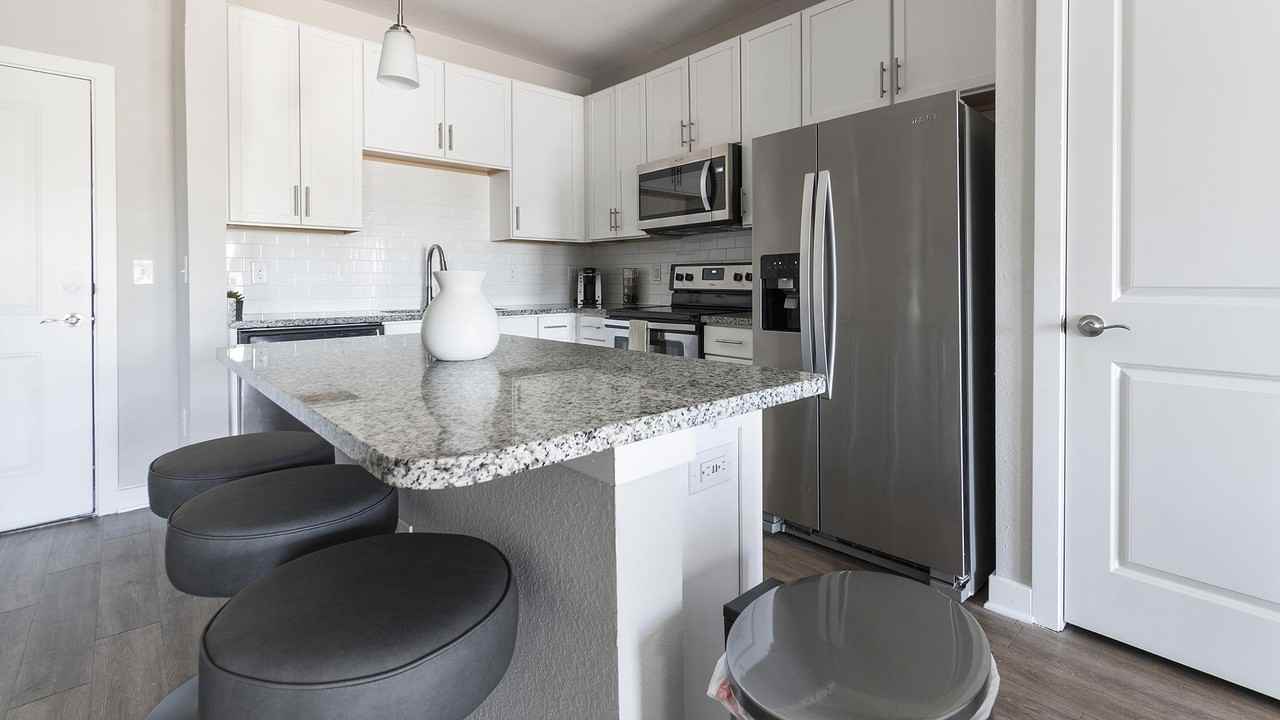 215 Hunters Lake Way - Photo 5 of 48