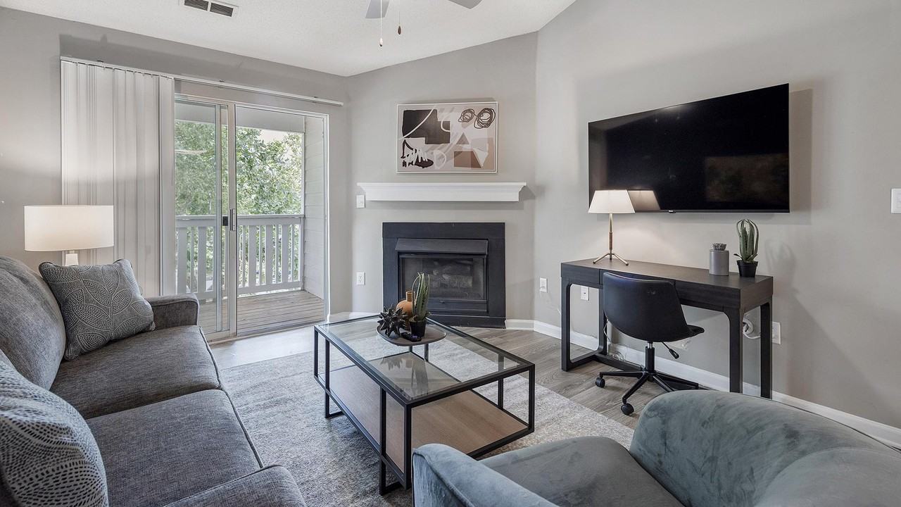 300 Long Shoals Rd - Photo 3 of 47