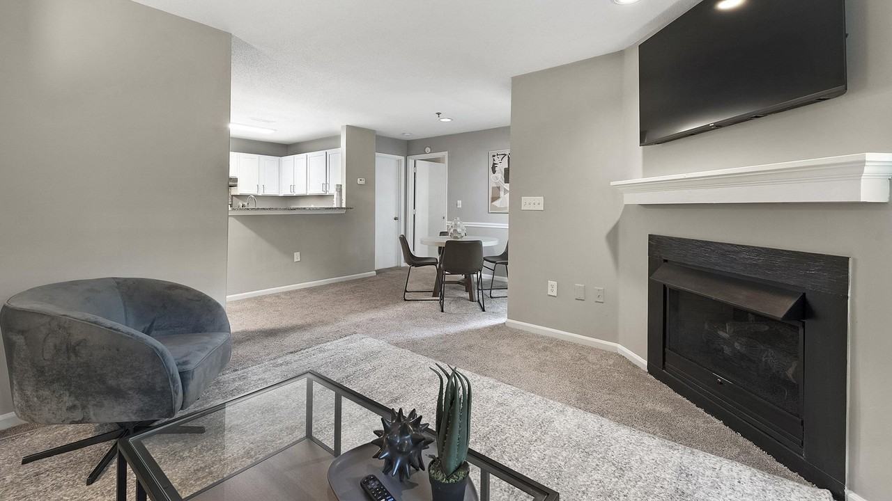 300 Long Shoals Rd - Photo 5 of 48