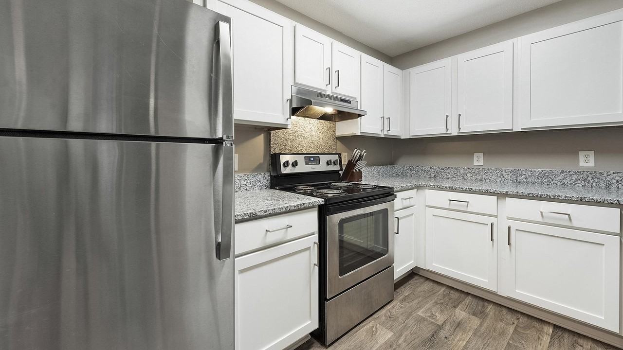300 Long Shoals Rd - Photo 7 of 48