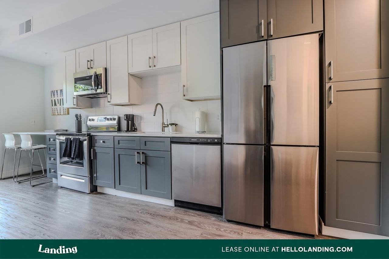 210 E Green Street - Photo 5 of 50