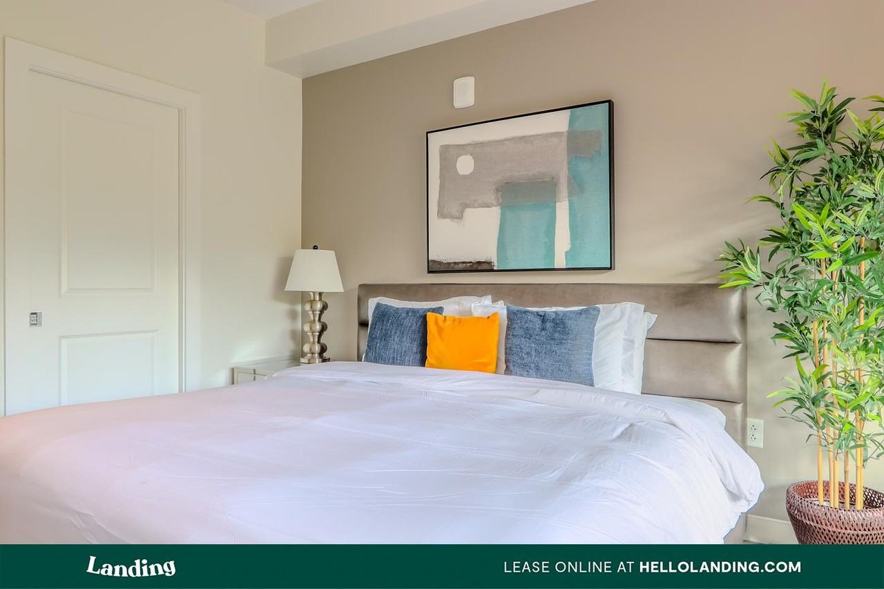 210 E Green Street - Photo 7 of 50