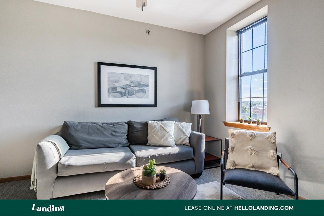 200 Seneca St - Photo 7 of 50