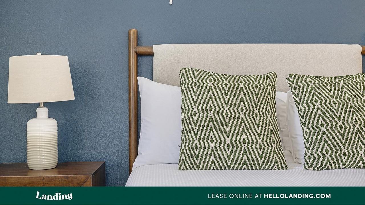 9242 W Russell Rd - Photo 3 of 50