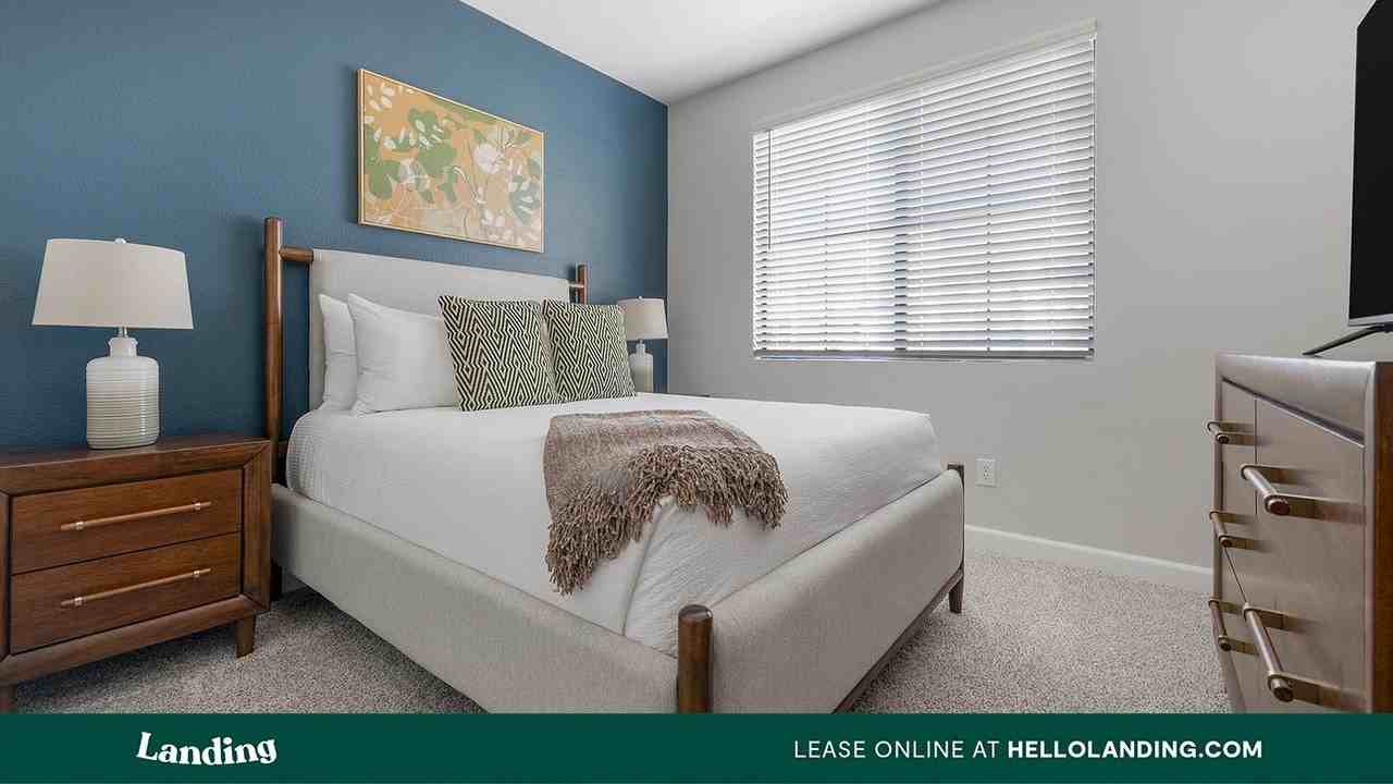 9242 W Russell Rd - Photo 7 of 50