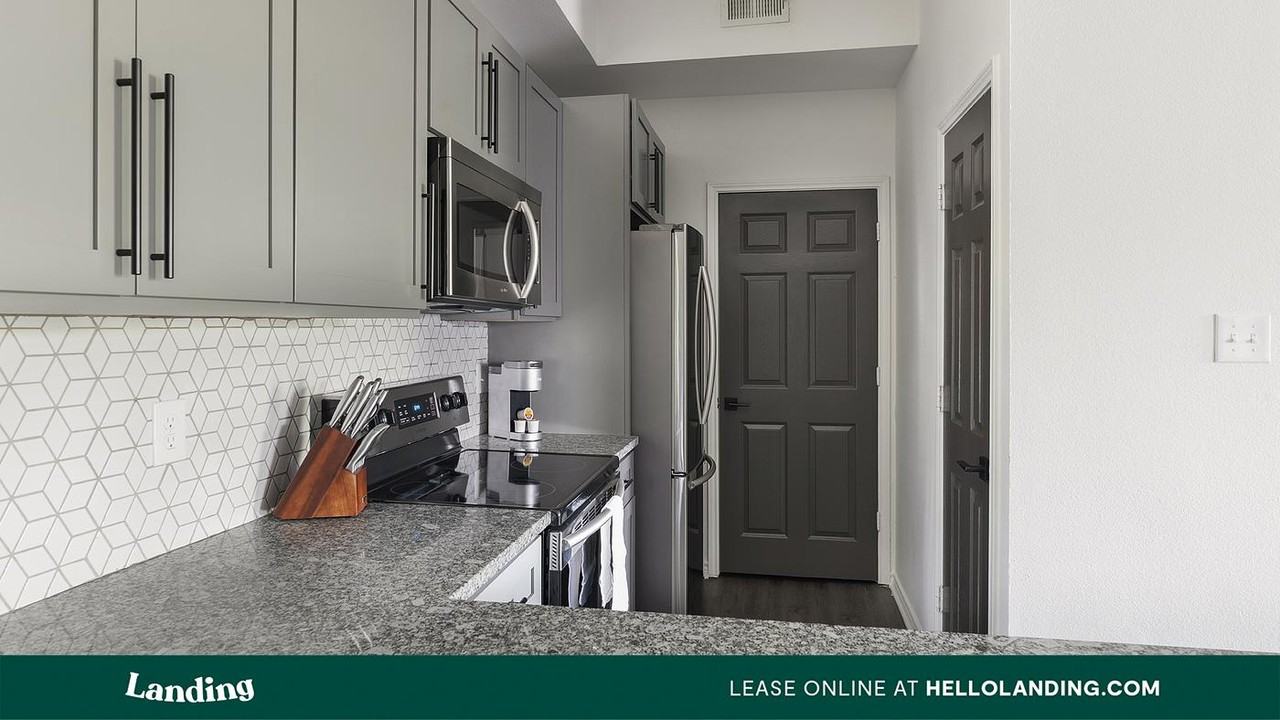 9601 Custer Road - Photo 7 of 50