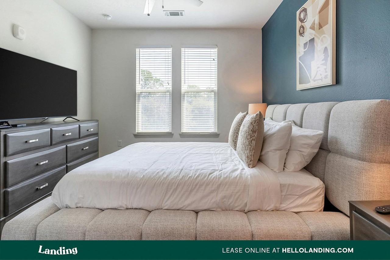 1852 E Northside Dr - Photo 5 of 50