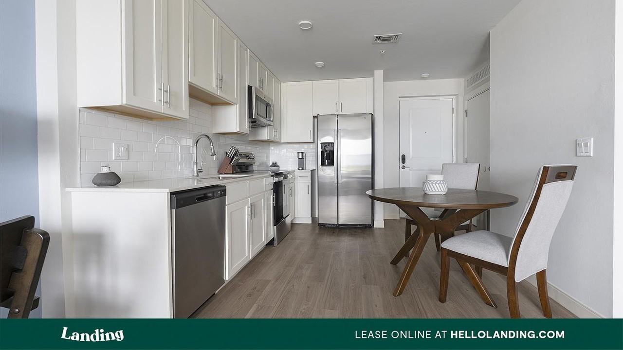 870 SE 47th Terrace - Photo 3 of 50