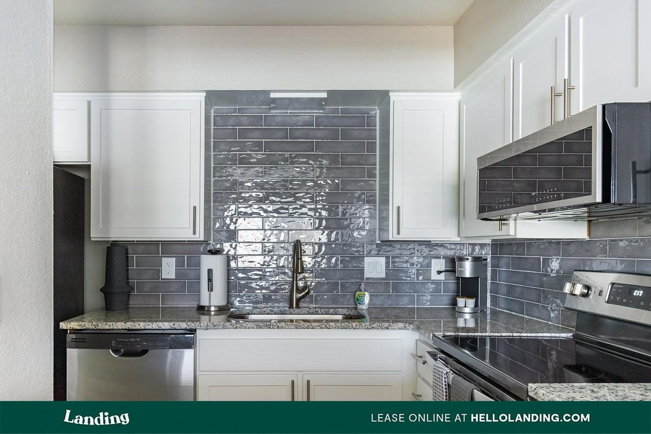 5704 W Thomas Rd - Photo 3 of 50