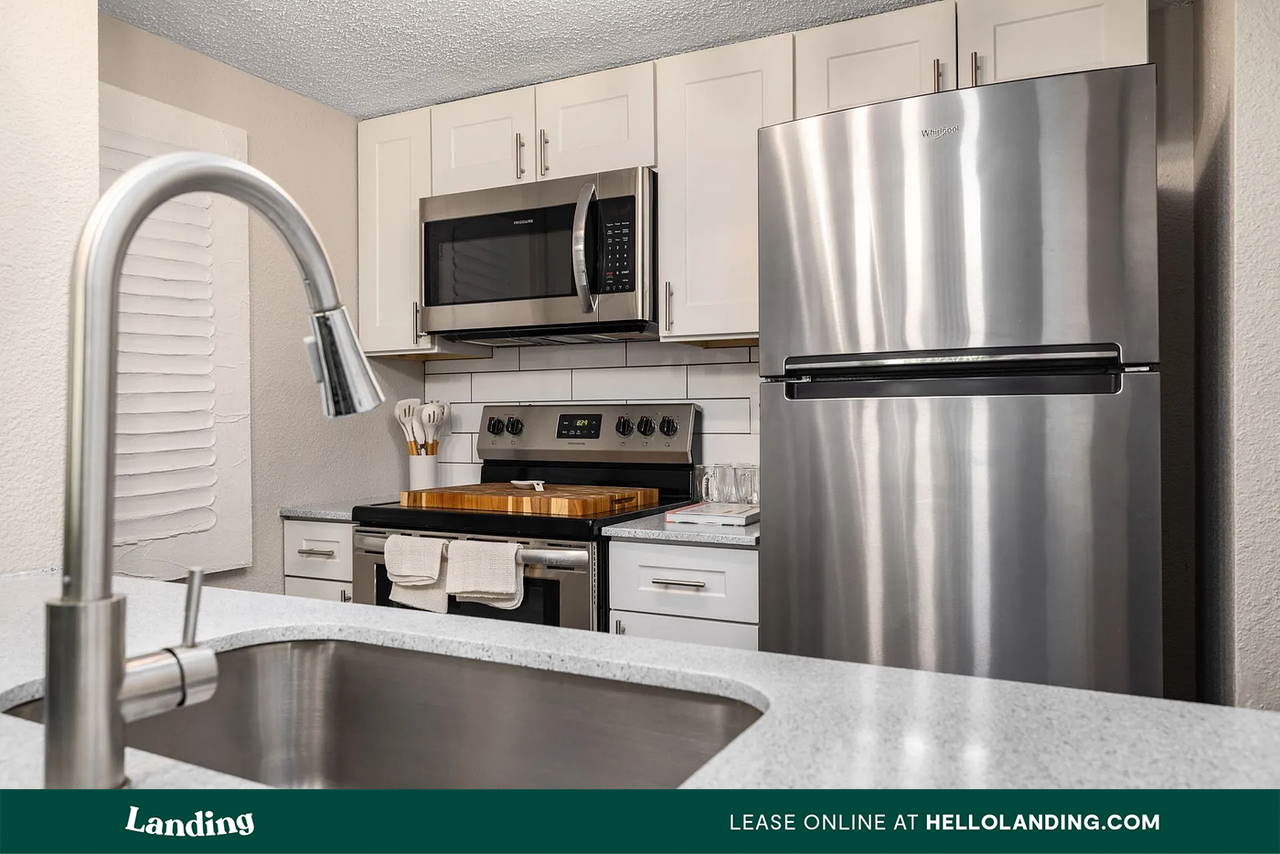 711 Brentford Pl, - Photo 3 of 50